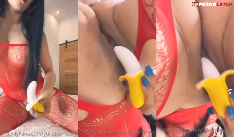 Yuliett Torres masturbating her pussy with a banana vibrator