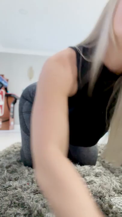 Erome Sarita Natividad tearing her yoga pants and showing her pink and juicy pussy in a leaked porn video.