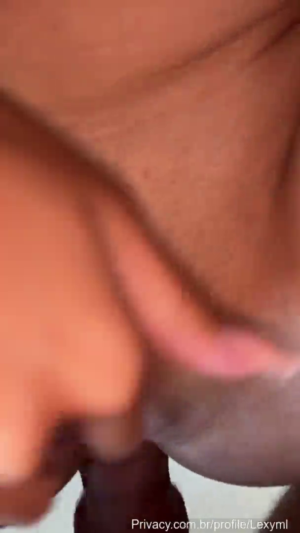 Lexyml / Lexy Mell a Alexia Lourenço nua em sexo com pauzão no cuzinho e batendo um siririca ao mesmo tempo