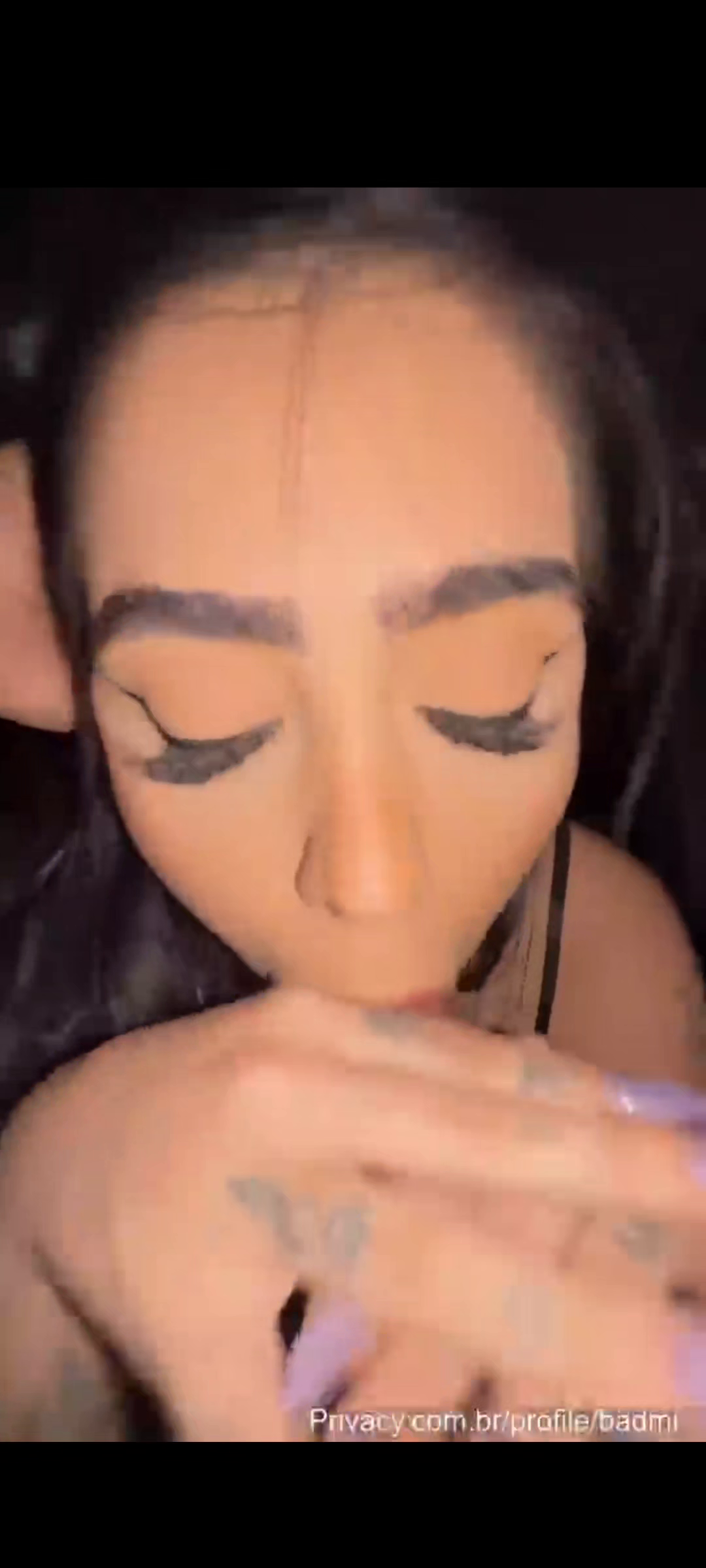 MC Mirella dando boquete guloso vazou do erome