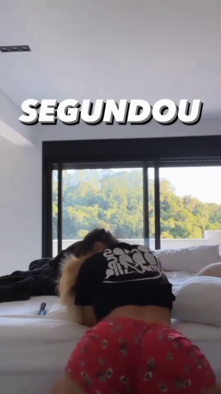 Tainá Costa vazada em compilado dançando funk rebolando até o chão a bunda puta que gosta da putaria malandra