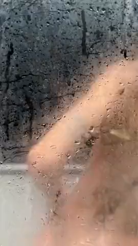 Ercilia Micarelli filmando seu banho gostoso com o box embaçado pra dar aquela provocada
