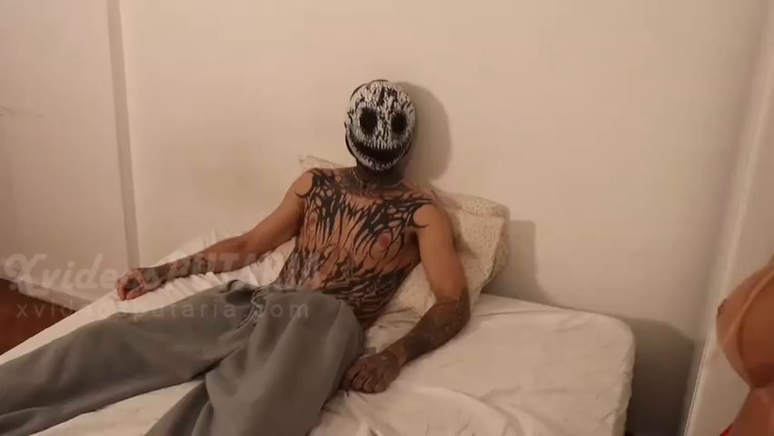 Kelen Emmel dando a buceta carnuda gostosa pro novinho dotado que tem 24 centimetros de pica