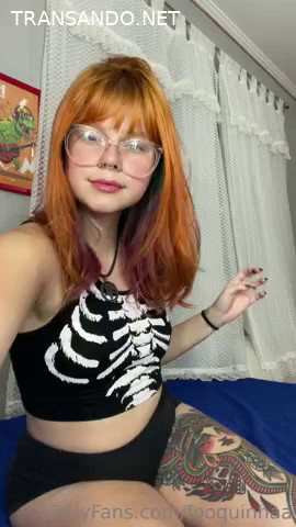 Onlyfans Foquinha Amanda Foch uma ruivinha com as coxas grandes e macias
