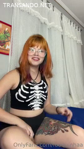 Onlyfans Foquinha Amanda Foch uma ruivinha com as coxas grandes e macias