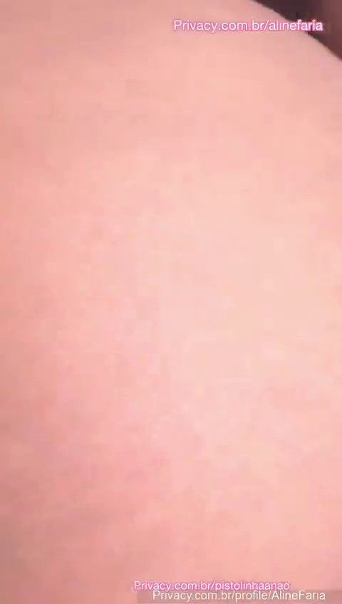 Aline Faria pelada transando com o roludo dotado em sexo com o anão Pistolinha
