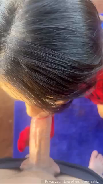 Gostosa Shayenne mamando e dando a bucetinha