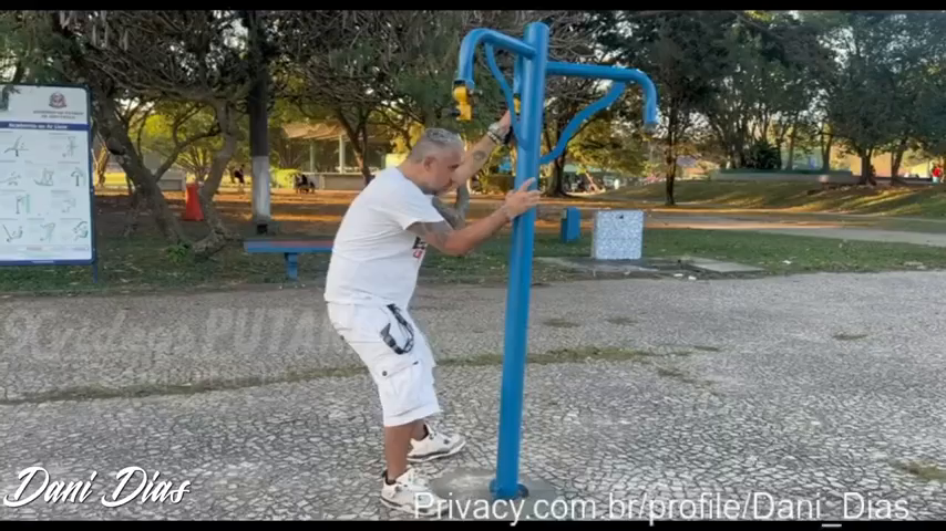 Dani Dias fodendo gostoso com seu vizinho pai de familia que lhe come forte no carro e no motel