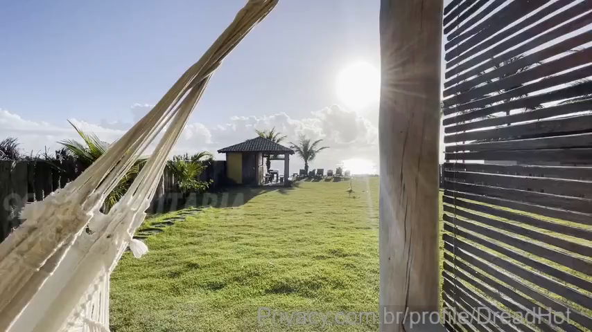 Dread Hot mamando gostoso e dando boas galopadas com seu rabo enorme na vara do amigo