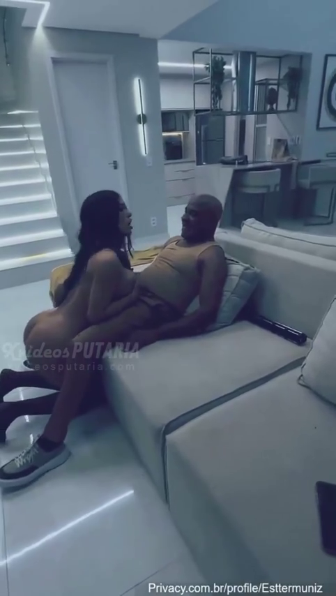Ester Muniz mamando gostoso e fazendo espanhola caprichada no coroa Kid Bengala