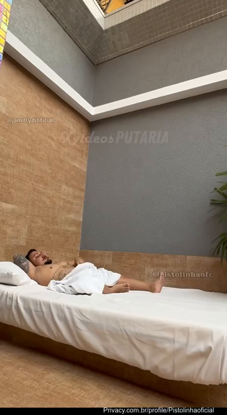 Jamilly Carvalho dando a bucetinha gostosa com pressão pro Pistolinha anão macetar gostoso