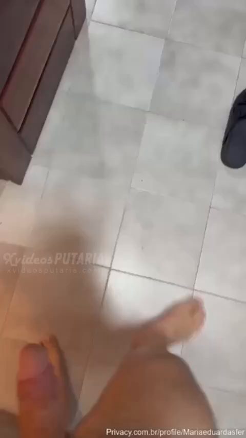 Maria Eduarda Sfer mamando e dando o cuzinho gostoso de quatro com a calcinha de lado